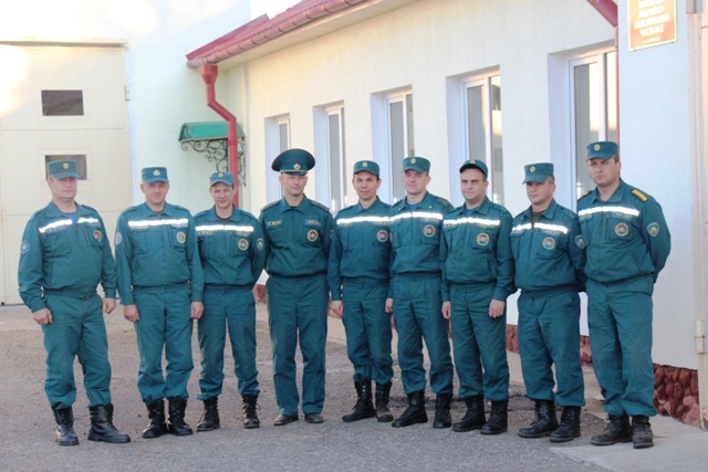 Байцы ПАВЧ № 2 г.п. Бягомль з начальнікам А. Камінскім.