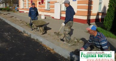 Укладка бардзюра па вулiцы Савецкай