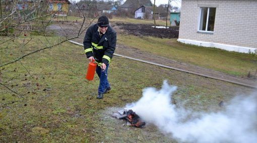  У ролі выратавальнікаў – удзельнікі мерапрыемства.