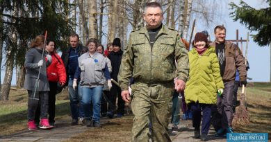 Вместе с председателем райисполкома Олегом Ковалёнком на благоустройство в Ходоровку.