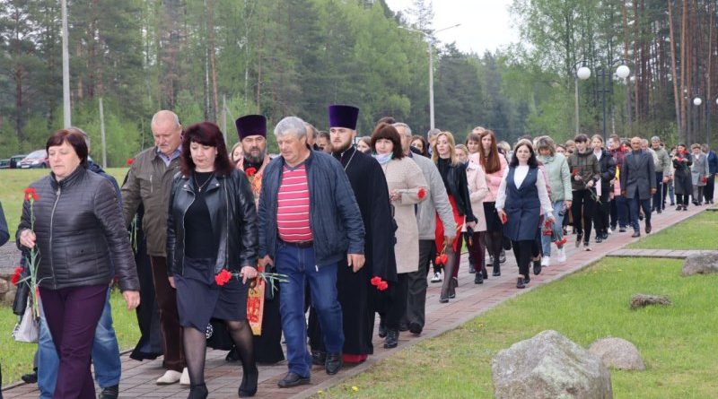 В мемориальном комплексе «Шуневка» почтили память жертв фашизма