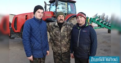 Александр Судник с сыновьями Виктором и Александром.