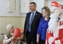 Олег Жингель поздравил пожилых граждан и инвалидов в отделении круглосуточного пребывания в Ситцах
