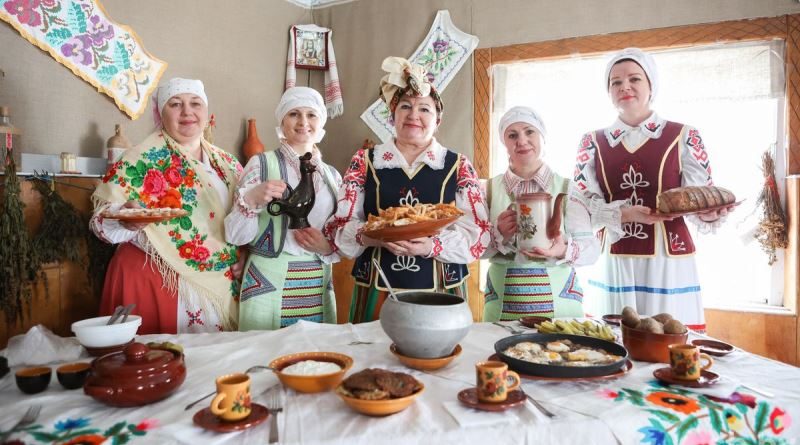 Вольга Квачонак, Наталля Варашэнь, Людміла Суднік, Ірына Сварцэвіч, Вольга Яроменка.