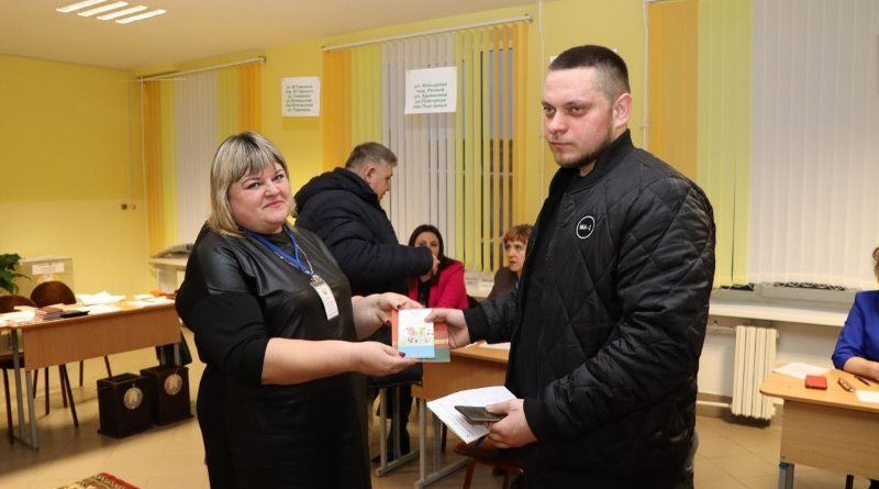 Жители Докшицкого района принимают активное участие в едином дне голосования