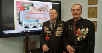 воинами-интернационалистами  Николаем Ивановичем Рощупкиным и Павлом Антонович Таразевичем