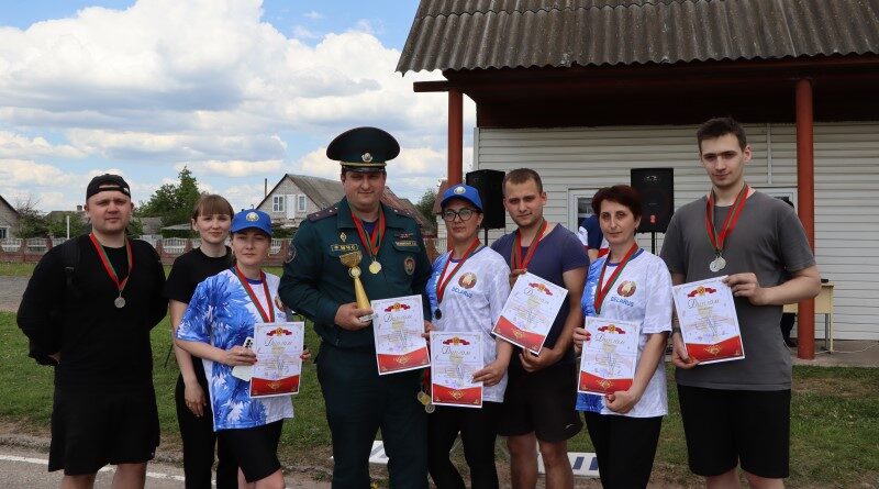 Калектыў Цэнтра па забеспячэнні бюджэтных арганізацый звычайна аб’ядноўваецца з Докшыцкім РАНС. Вось і на мінулагодняй спартакіядзе Да дня фізкультурніка іх зборная была мацнейшай