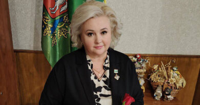Ольга Сушко, начальник отдела культуры Докшицкого райисполкома: » Экспозиция выставочного центра вызывает чувство гордости за нашу синеокую Беларусь» Ольга Сушко, начальник отдела культуры Докшицкого райисполкома: » Экспозиция выставочного центра вызывает чувство гордости за нашу синеокую Беларусь»