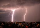 Сильный дождь, град, гроза: рекомендации спасателей