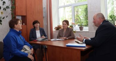 На прыёме ў кіраўніка раёна жыхарка агр. Бярозкі.