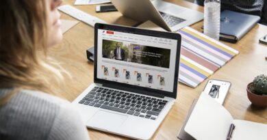Business people working on a laptop