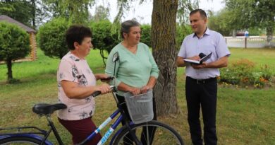 Председатель С помощницами - активисткой Людмилой Коляго и старейшиной Лилией Ананич