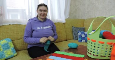 Дарья Подлещук из агрогородка Парафьяново с интересом осваивает техники декоративно-прикладного искусства в отделении ТЦСОН Дарья Подлещук из агрогородка Парафьяново с интересом осваивает техники декоративно-прикладного искусства в отделении ТЦСОН