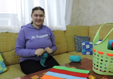 Дарья Подлещук из агрогородка Парафьяново с интересом осваивает техники декоративно-прикладного искусства в отделении ТЦСОН Дарья Подлещук из агрогородка Парафьяново с интересом осваивает техники декоративно-прикладного искусства в отделении ТЦСОН