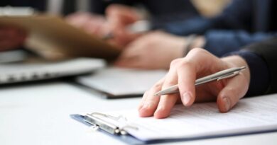 canva_-_hand_of_busi