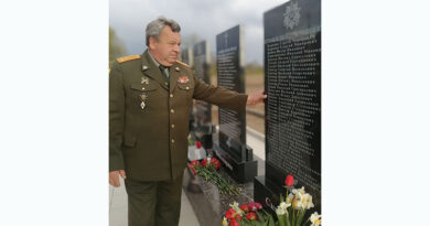 Энциклопедические издания — это своеобразный пантеон национальных героев, считает Николай Печень. 
ИЗ ЛИЧНОГО АРХИВА Н. А. ПЕЧЕНЯ