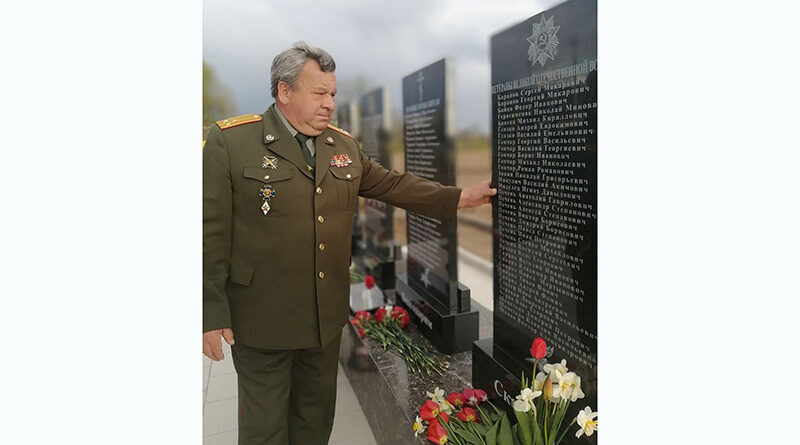 Энциклопедические издания — это своеобразный пантеон национальных героев, считает Николай Печень. 
ИЗ ЛИЧНОГО АРХИВА Н. А. ПЕЧЕНЯ