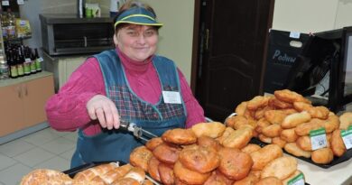 Прадавец Наталля Майсяёнак абслужыць так, што і пакупку зробіш,
і настрой падымецца.