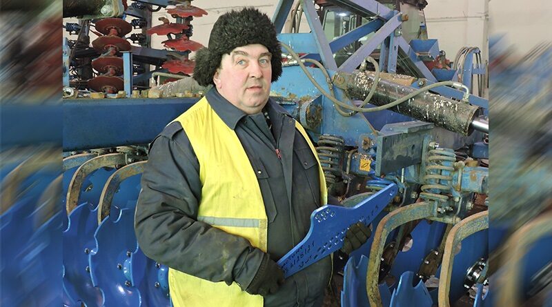 Трактарыст-машыніст Аляксандр Рамашоў.