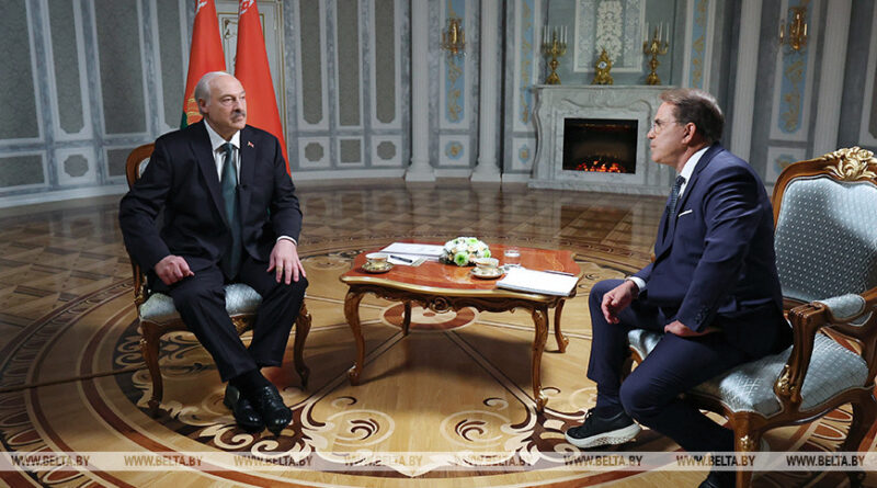 Александр Лукашенко дал интервью журналисту телеканала RT Рику Санчесу