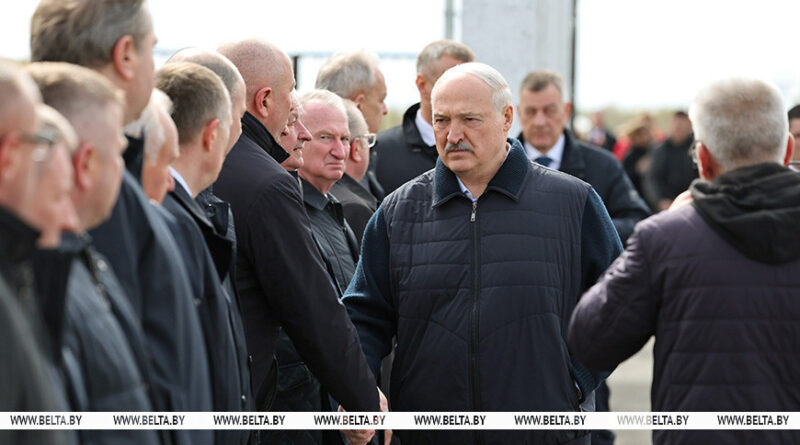 Очень медленно разворачиваемся, надо ускоряться. Александр Лукашенко обозначил актуальные задачи по развитию агросервисов