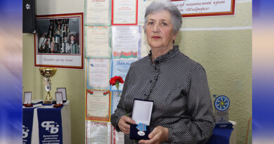 Ветэран працы Тамара Цынковіч падчас урачыстага вечара, прысвечанага 120-годдзю прафсаюзнага руху (2024 г.).
