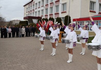 Обновленную районную Доску почета торжественно открыли в Докшицах