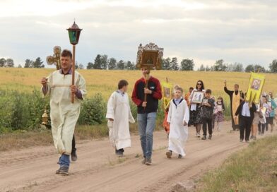 Докшичанин Александр Козел прислуживает в церкви и находит в этом особое умиротворение