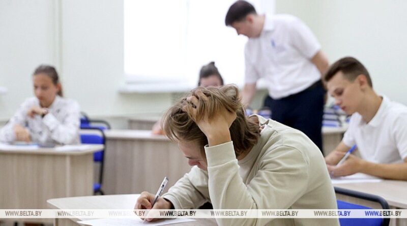 Около 6,3 тыс. целевых мест в 34 вузах страны утверждены Минобразования в этом году