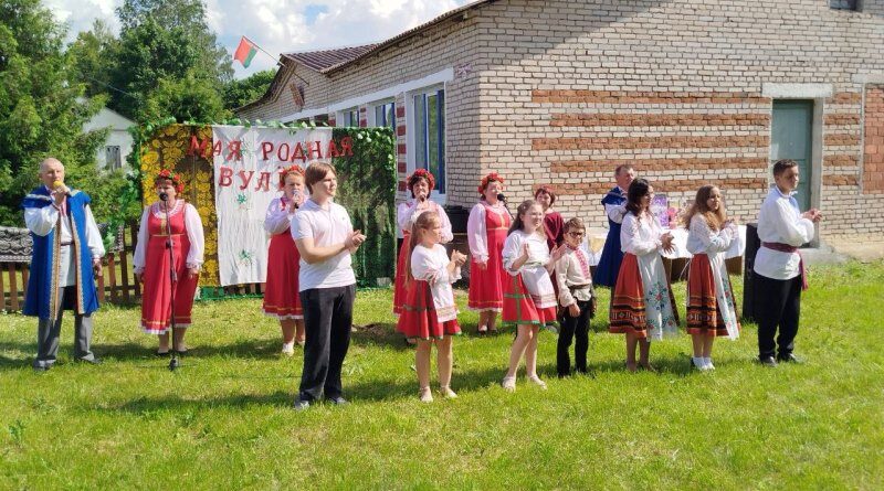 Улица Центральная в агрогородке Волколаты  собрала жителей на свой праздник