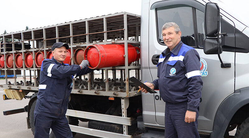 У раёне аб'ём рэалізацыі звадкаванага газу за восем месяцаў бягучага года склаў 164 тоны. Докшыцкі РГЗ дастаўляе яго 5264 спажыўцам і некалькім арганізацыям.