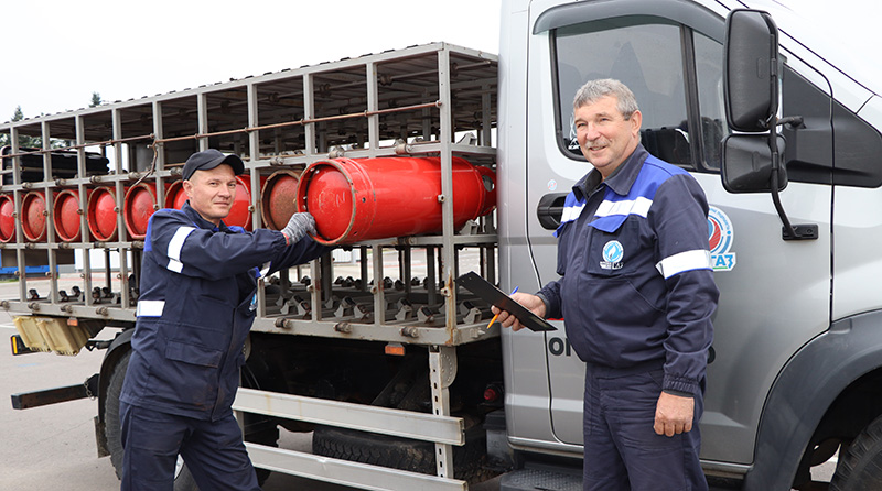 У раёне аб'ём рэалізацыі звадкаванага газу за восем месяцаў бягучага года склаў 164 тоны. Докшыцкі РГЗ дастаўляе яго 5264 спажыўцам і некалькім арганізацыям.