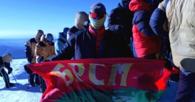 Протяженность маршрута – около 90 километров: 19-летний уроженец Докшицкого района Марат Степаненко покорил Эльбрус