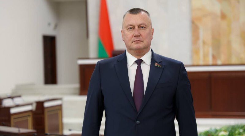 Анатолий Сивко поздравил избирателей с Днем народного единства Анатолий Сивко поздравил избирателей с Днем народного единства