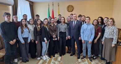 Арендное жилье, кредит на приобретение товаров, выплата подъемных… Дискуссионную площадку с молодыми специалистами организовали в Докшицах Арендное жилье, кредит на приобретение товаров, выплата подъемных… Дискуссионную площадку с молодыми специалистами организовали в Докшицах