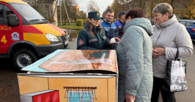 Акция «За безопасность вместе». Работники Докшицкого РОЧС проводят профилактическую работу по снижению риска пожаров и гибели людей